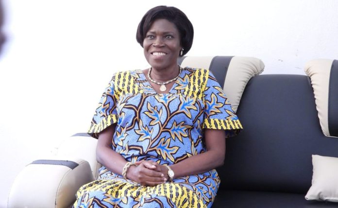 Simone Ehivet Gbagbo rejette l’appel de Robert Bourgi concernant sa candidature à la présidentielle ivoirienne de 2025.