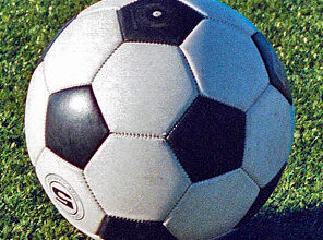 Les clubs africains se disputent la victoire ! Découvrez les résultats de la manche aller de la Coupe CAF dans cet article.