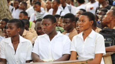 Le Togo célèbre l'initiative du projet SWEDD+, offrant des kits scolaires à plus de 100 000 filles pour renforcer l'éducation.