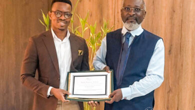 L'Université de Lomé célèbre Dr. Mawuto Tossa, premier Africain à remporter le Prix J.B. Scott pour son manuscrit innovant.