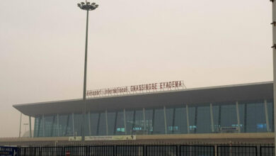 Le Togo reçoit la reconnaissance internationale de l’OACI pour sa sûreté aérienne. Découvrez cet accomplissement majeur.