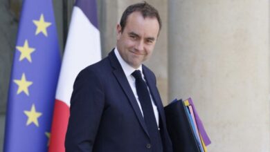 Sébastien Lecornu a démissionné de Matignon, provoquant des critiques et un choc au sein de la classe politique française.