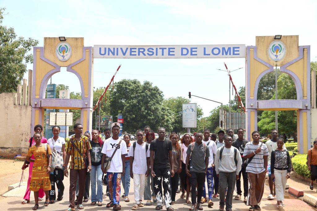 L'Université de Lomé a officiellement lancé la rentrée académique 2025-2026. Découvrez les détails de ce début dynamique.