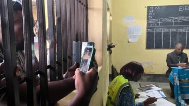 La présidentielle au Cameroun bat son plein : le dépouillement est en cours et les résultats seront publiés avant le 26 octobre.