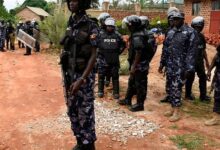 La police ghanéenne a secouru 57 Nigérians victimes de traite, avec cinq suspects arrêtés lors d'une opération à Accra.