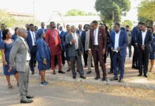 Kossi Tenou supervise les préparatifs de la 20ᵉ Foire Internationale de Lomé pour un événement exceptionnel à Togo.