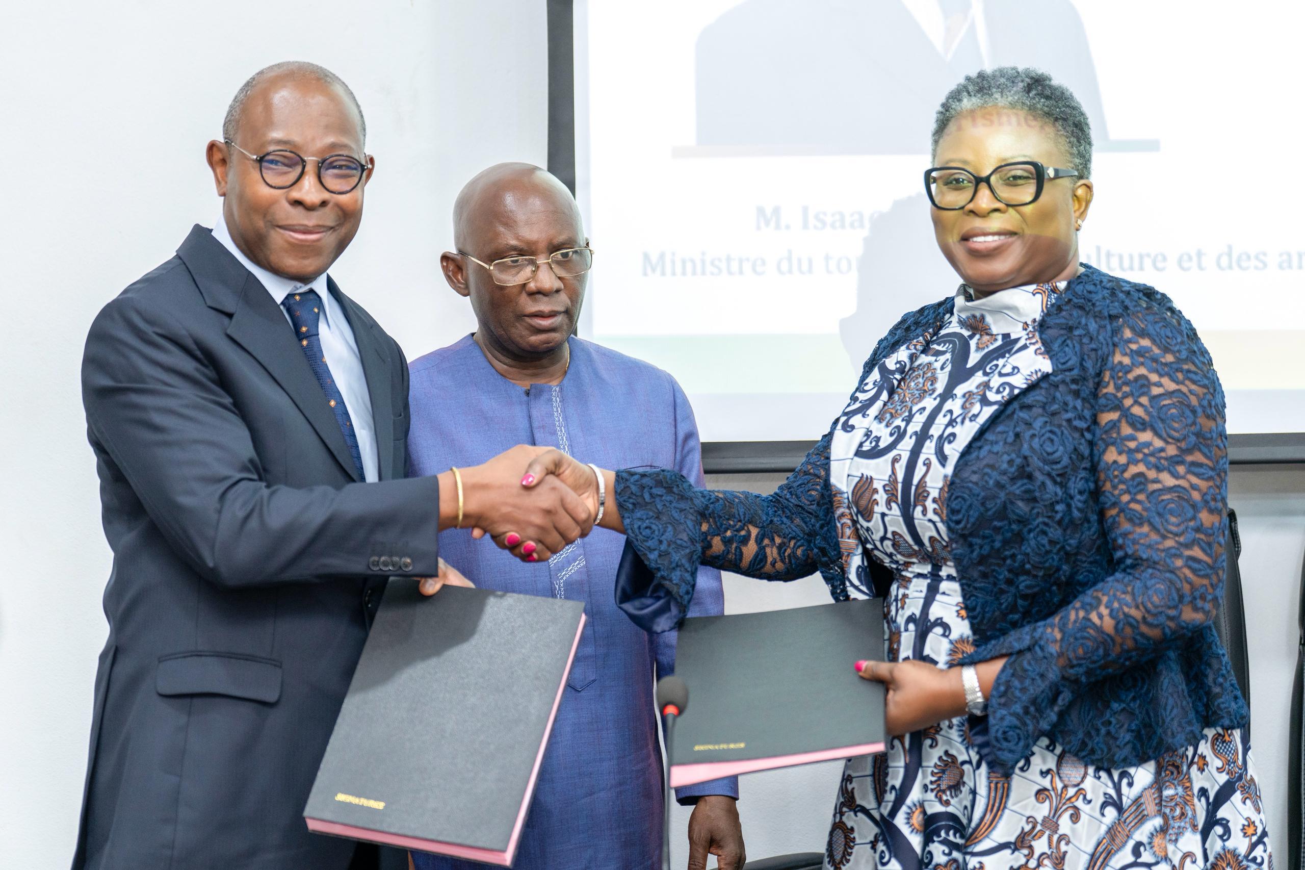 Isaac Tchiakpé prend les rênes du ministère du Tourisme, de la Culture et des Arts. Découvrez les objectifs de cette nouvelle direction.