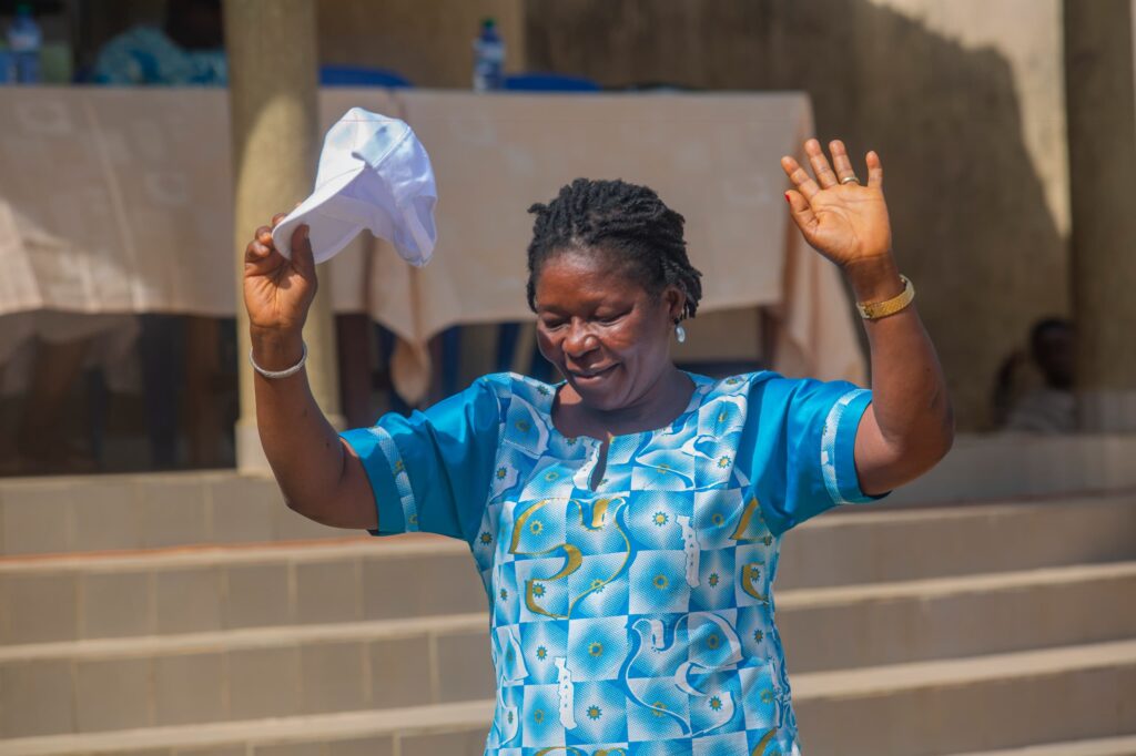 Wella Pawoumondom Mélanie élue cinquième vice-présidente de l'Assemblée nationale du Togo. Découvrez son parcours.