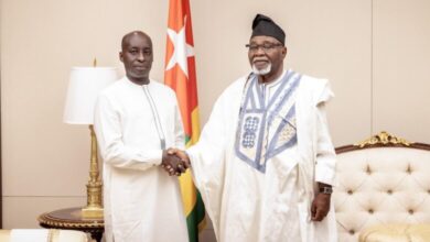 Mamadou Moustapha Loum présente ses lettres de créance comme ambassadeur du Sénégal auprès du Togo. Découvrez ses intentions.