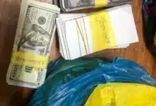 La police au Burkina démantèle deux réseaux d’escrocs spécialisés dans le faux monnayage et la fraude. Enquête détaillée.