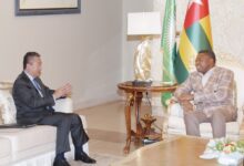 Huang Xia félicite Faure Gnassingbé pour ses efforts en faveur de la paix en Afrique lors d'une rencontre à Lomé.