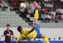Cristiano Ronaldo devient le premier milliardaire de l’histoire du football grâce à un contrat historique avec Al Nassr.
