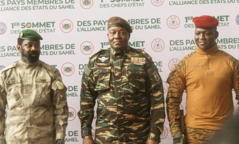 Faux communiqué ! Non l’AES n’a pas annoncé la sortie du FCFA par le Mali, Burkina Faso, et Niger ce 2 octobre.