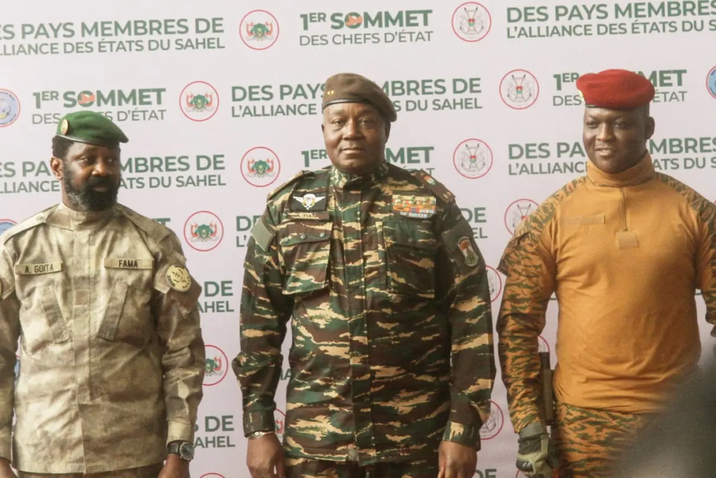 Faux communiqué ! Non l’AES n’a pas annoncé la sortie du FCFA par le Mali, Burkina Faso, et Niger ce 2 octobre.