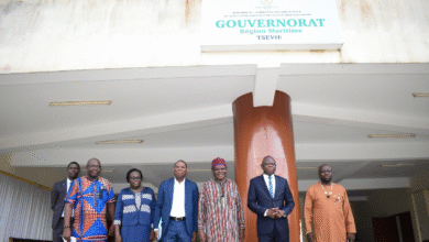 Le ministre de la Santé, Jean-Marie Koffi Ewonoulé Tessi, visite la région Maritime pour discuter des défis du système sanitaire.