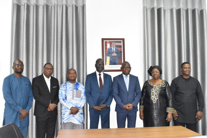 Le ministre TESSI renforce la coopération avec les partenaires techniques et financiers dans le secteur de la santé au Togo.