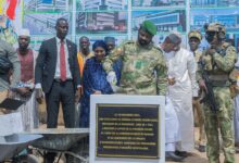 Le Président Goïta lance un programme ambitieux pour transformer les infrastructures sanitaires et promouvoir la santé au Mali.