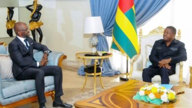 Faure Gnassingbé reçoit le PCA d’Ecobank pour discuter des 40 ans de l’institution panafricaine et des stratégies à venir.