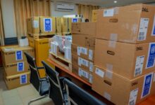 Le PNUD équipe le gouvernorat des Savanes avec du matériel informatique pour améliorer les services publics et la transparence.