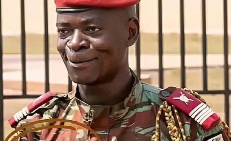Le colonel Tévoédjrè révèle les détails clés de la tentative de coup d’État au Bénin et ses conséquences militaires.