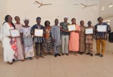 Le CHR Dapaong a honoré cinq agents admis à la retraite pour leur dévouement et leur service précieux lors d'une cérémonie émouvante.