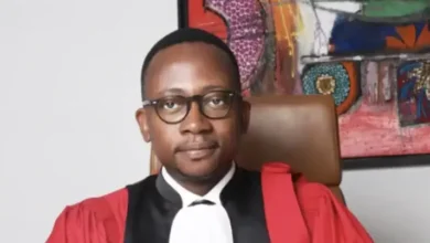 Treize militaires sont arrêtés pour tentative de déstabilisation de l’ordre constitutionnel après un mouvement de mutinerie.