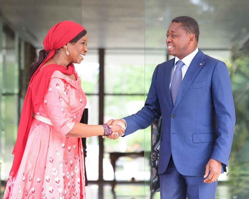 Faure Essozimna Gnassingbé et Diene Keita discutent de l'éducation des jeunes au Togo, soulignant l'importance du partenariat avec l'UNFPA.
