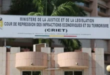 La Criet au Bénin lance des mandats d’arrêt internationaux contre Kemi Séba et Sabi Sira Korogoné suite au coup d’État manqué.