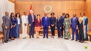 Le Président de l’Assemblée nationale échange avec une délégation du Congrès américain sur des enjeux cruciaux pour le Togo.