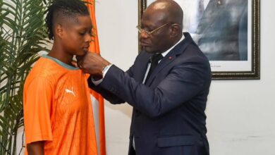 Le football féminin ivoirien est à l’honneur. Habibou Ouédraogo, internationale ivoirienne, a été élevée au grade de Chevalier de l’Ordre du Mérite Sportif ivoirien lors d’une cérémonie officielle tenue le 28 janvier 2026.