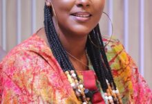 Youssou Ndour exprime sa tristesse suite au décès d’Halima Gadji. Découvrez son hommage émouvant sur Facebook.