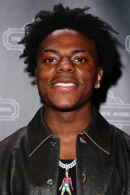 Le ministre des Affaires étrangères du Ghana célèbre IShowSpeed, le nouveau détenteur d'un passeport ghanéen, pour son rôle d'ambassadeur.