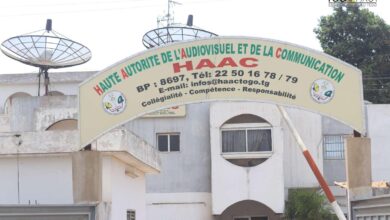 La HAAC a ordonné la fermeture immédiate de SUNAH TV TOGO pour diffusion illégale. Découvrez les détails de cette décision.