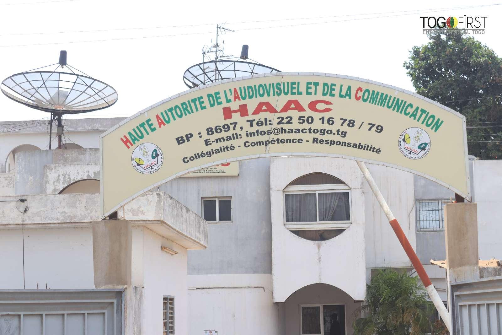 La HAAC a ordonné la fermeture immédiate de SUNAH TV TOGO pour diffusion illégale. Découvrez les détails de cette décision.