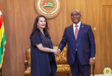 Komi Selom Klassou reçoit la Directrice générale de Plan International pour discuter des droits de l'enfant et de l'éducation.