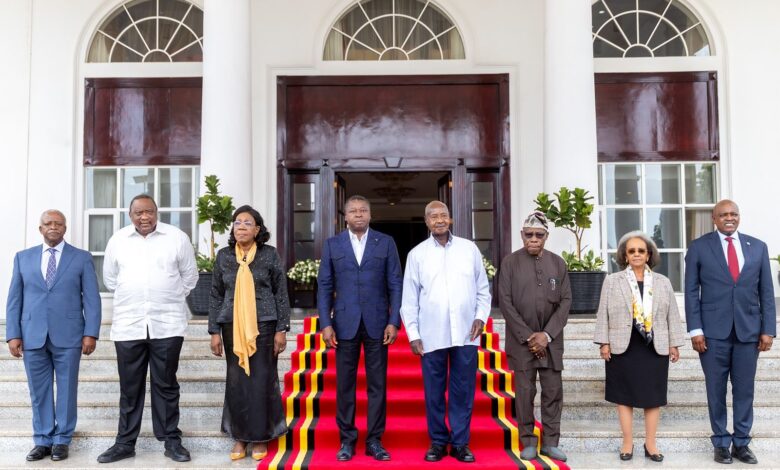 Faure Gnassingbé en visite en Ouganda discute du processus de paix dans l'Est de la RDC avec Yoweri Museveni.