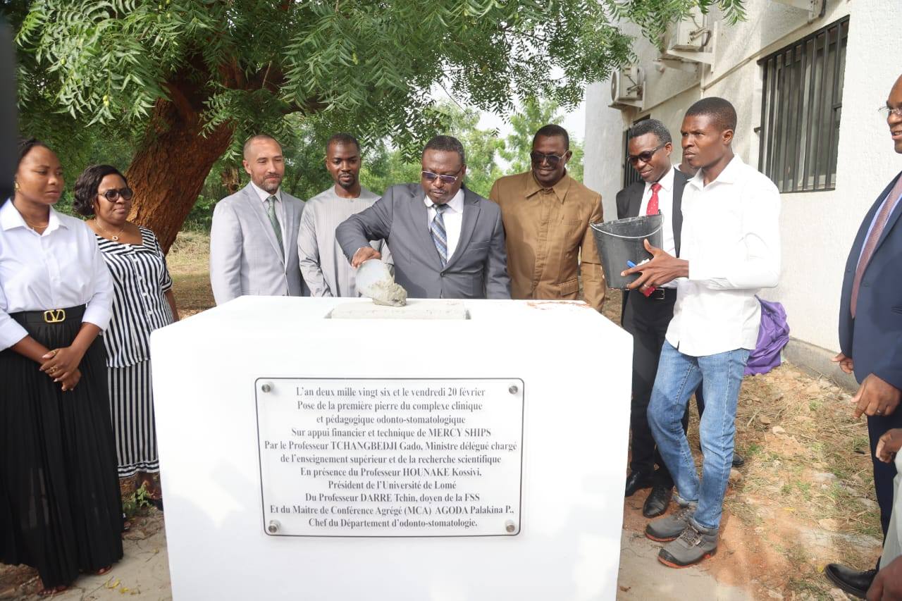 L'Université de Lomé inaugure le Complexe clinique odonto-stomatologique pour améliorer la formation en santé au Togo.