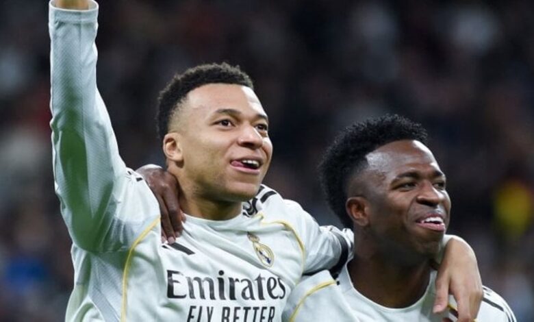 Vinícius Jr s'impose comme le leader offensif du Real Madrid avec un doublé face à la Real Sociedad. Une victoire impressionnante !