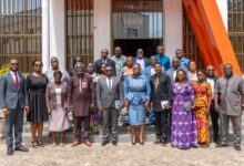 Le ministre Kouigan rencontre les organisations professionnelles de la presse pour un système médiatique fiable au Togo.