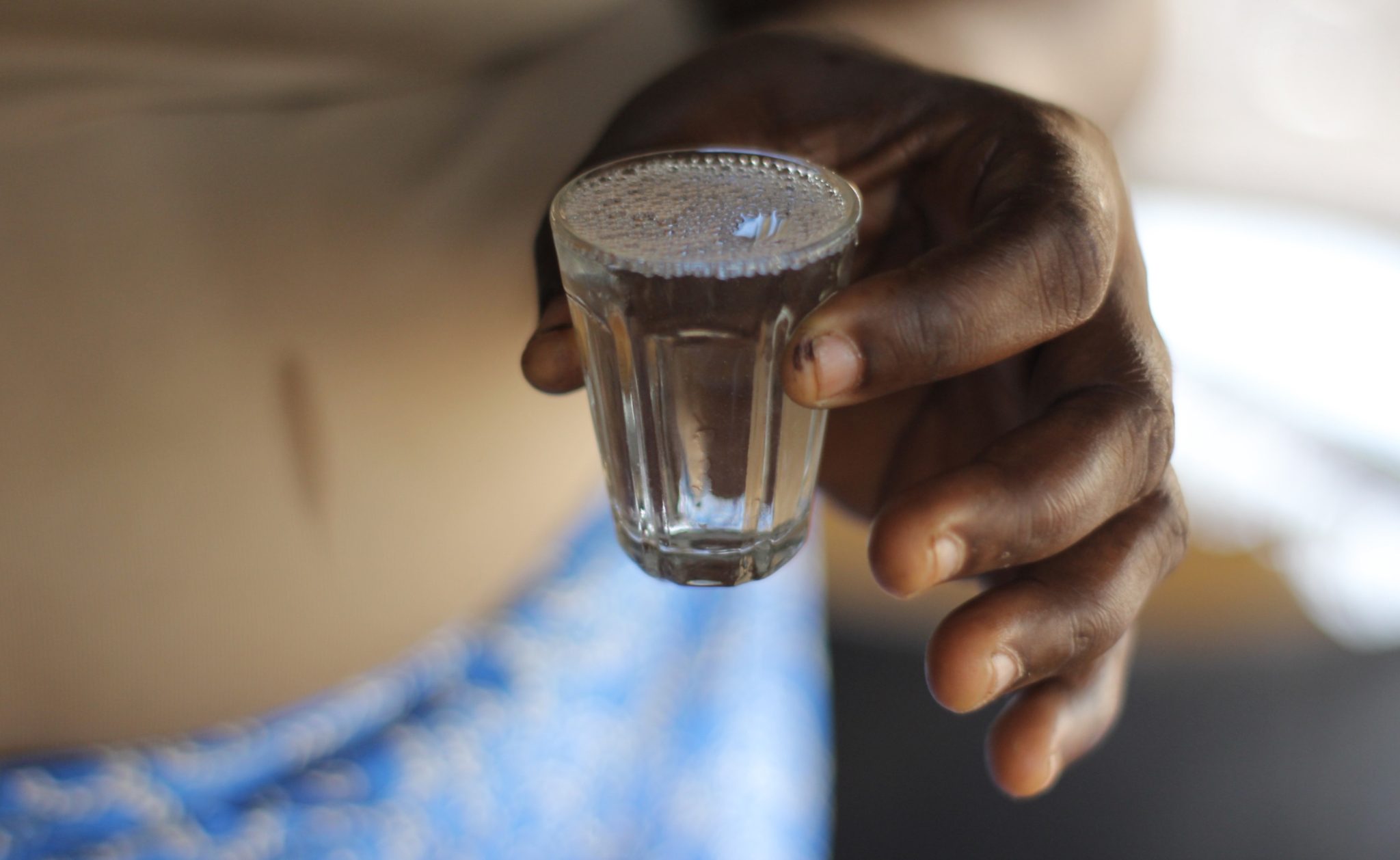 La destruction de 9 300 litres de boissons frelatées à Dapaong témoigne de l'engagement contre le trafic de produits impropres.