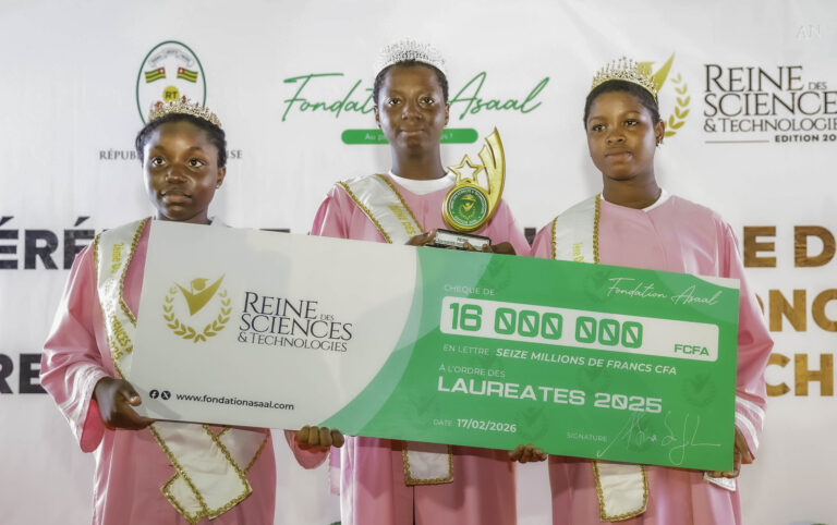 La cérémonie de la 4e édition du Concours Reine des Sciences et Technologies met en avant l'excellence féminine.