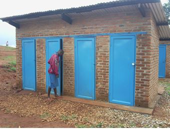 La mairie d'Agoè-Nyivé 4 impose des latrines hygiéniques dans chaque habitation pour améliorer la santé publique.