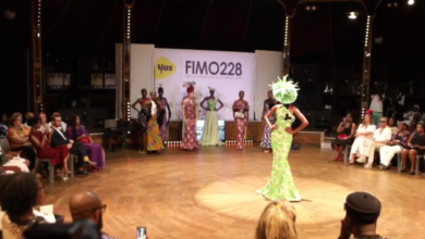 Le défilé “Magic Mode” lance la 13ᵉ édition du Yas Fimo228, mettant en avant l'innovation du design africain après la pandémie.