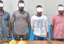 La Police nationale a démantelé un réseau de trafic d’armes à Agou-Nyogbo. Découvrez les détails de cette opération réussie.