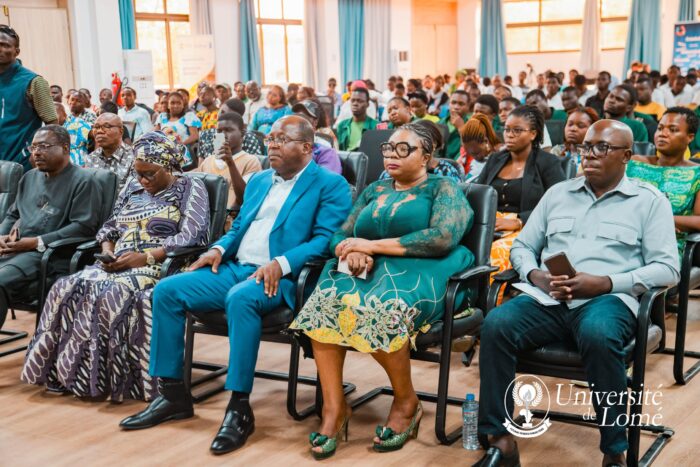 L’UniPod Togo a réuni plus de 200 jeunes pour discuter de l’entrepreneuriat technologique et des nouvelles innovations à l’Université de Lomé.