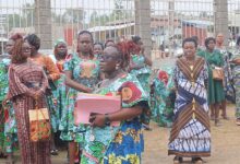 La Journée des droits des femmes à l'Université de Kara : une marche et des témoignages sur la sororité et le talent féminin.