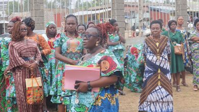 La Journée des droits des femmes à l'Université de Kara : une marche et des témoignages sur la sororité et le talent féminin.