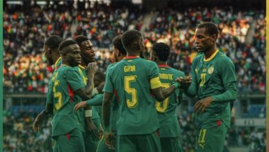 Le Sénégal célèbre son titre de la CAN avec une victoire de 2-0 contre le Pérou au Stade de France. Découvrez les moments forts.