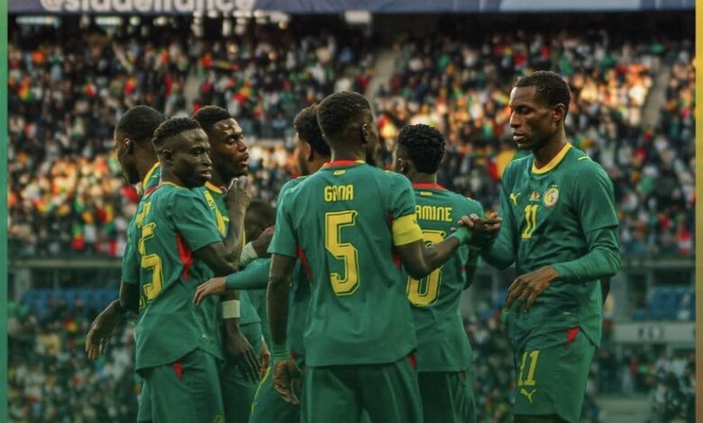Le Sénégal célèbre son titre de la CAN avec une victoire de 2-0 contre le Pérou au Stade de France. Découvrez les moments forts.