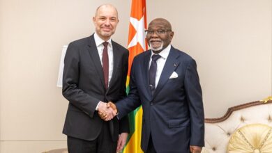 Le Président Jean-Lucien Savi de Tové accueille trois nouveaux ambassadeurs au Togo. Apprenez-en plus sur leurs projets de coopération.